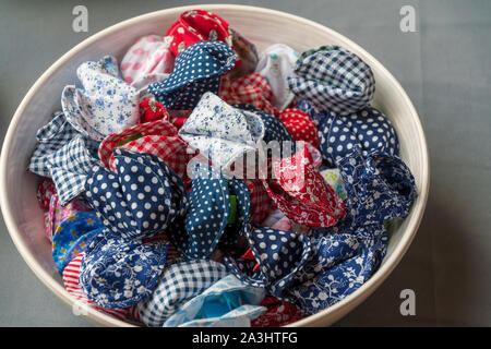 Fortune cookies pour vous rendre de paniers en tissu Banque D'Images