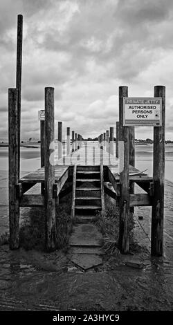 Un Skippool Creelk à long jetty, sur la rivière Wyre, Lancashire, UK Banque D'Images