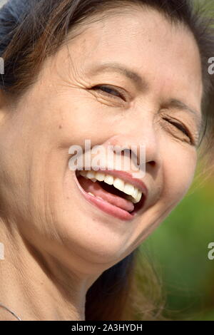 Une Happy Divers grand-mère Banque D'Images