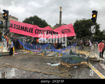 Paris, France, manifestation environnementale, fermeture de rue à Châtelet, extinction Rebellion, activistes contre le changement climatique, activisme jeune, manifestations écologiques Banque D'Images