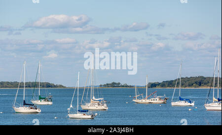 Voiliers sur mouillage est Sag Harbor, NY Banque D'Images