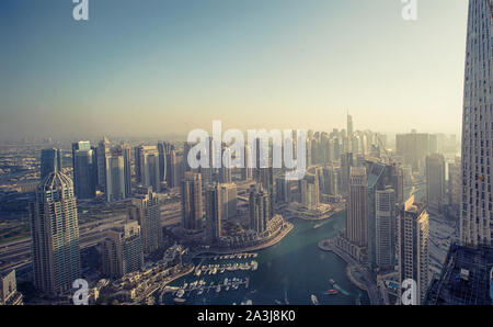Au-dessus de l'horizon de Dubaï Banque D'Images