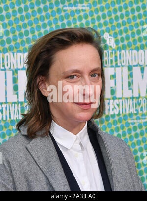 Londres, Royaume-Uni. 8 octobre 2019. Céline Sciamma Sylvain fusée assiste à Portrait d'une femme en feu premiere, un drame du 18ème siècle sur une femme peintre qui tombe amoureuse de son objet, à Embankment Gardens London, UK - Cinéma 8 Octobre 2019 Crédit : Nils Jorgensen/Alamy Live News Banque D'Images