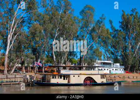 De l'ère coloniale historique paddlesteamers amarré sur la rivière Murray à Echuca, Victoria, Australie du nord Banque D'Images