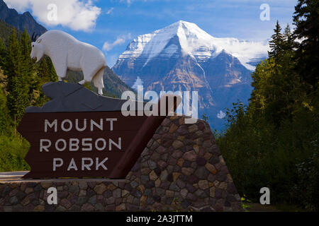 Panneau d'entrée pour le parc provincial du mont Robson, de l'autoroute 5 en Colombie-Britannique. Banque D'Images