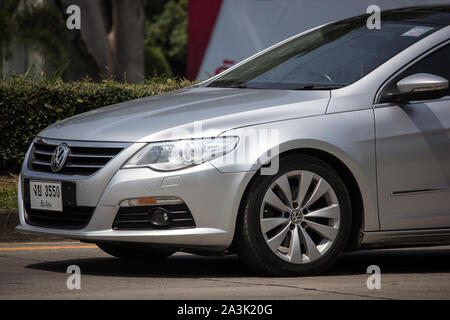 Chiang Mai, Thaïlande - 30 septembre 2019 : voiture, Volkswagen Passat. Sur road no.1001, à 8 km de la ville de Chiangmai. Banque D'Images