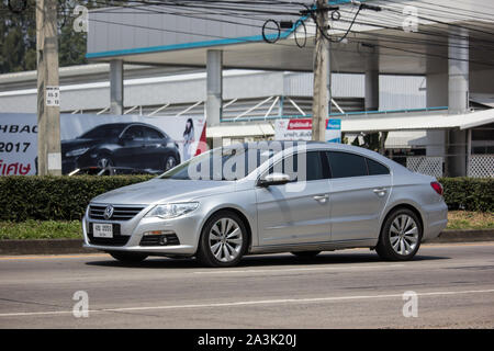 Chiang Mai, Thaïlande - 30 septembre 2019 : voiture, Volkswagen Passat. Sur road no.1001, à 8 km de la ville de Chiangmai. Banque D'Images