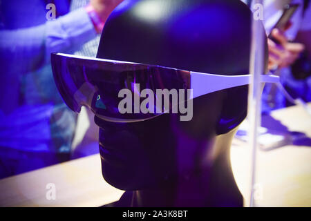 Berlin, Allemagne - Septembre 5th, 2019 : Smart TCL à l'IFA 2019 Lunettes Banque D'Images