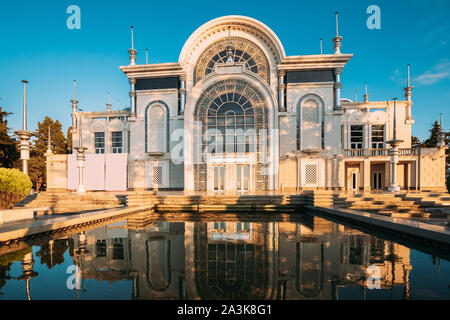 Batumi, Géorgie, l'Adjarie. Centre de musique de l'État : l'Orchestre symphonique d'état de Batoumi et Cappella, Ballet Troup de State Theatre de Batoumi et d'opéra Banque D'Images