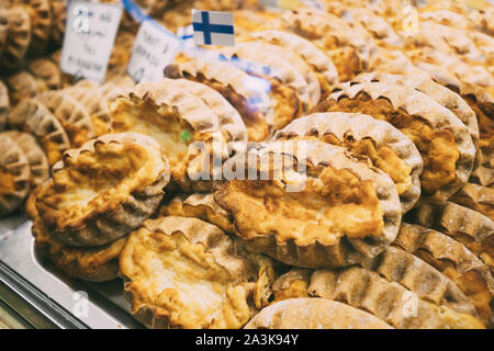 Traditionnel finlandais Pasties ou Pirogs - Karelian Pasties, Karelian Karelian Pirogs tartes ou d'une région de Carélie. La Finlande ainsi que dans les pays voisins Banque D'Images