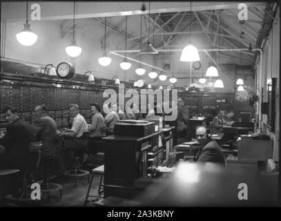 Un échange téléphone occupé dans le uk c1949 Photo de Tony Henshaw Archive Banque D'Images