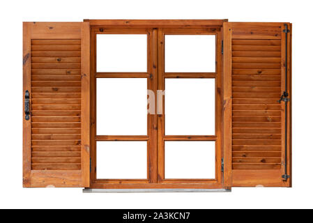 Fenêtre en bois avec volets isolé sur fond blanc