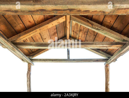 Du côté de l'intérieur d'un toit du hangar en bois isolé sur fond blanc Banque D'Images