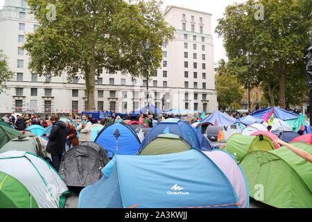 London, UK, 8 octobre 2019, le mouvement de rébellion d'extinction dans le monde entier étapes manifestations. Les manifestants se rassembleront à Westminster pour mettre en évidence les dangers du changement climatique pour l'humanité et l'environnement. Credit : Uwe Deffner / Alamy Live News Banque D'Images