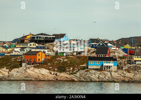 Maisons à Ilulissat (Groenland) - une vue de la mer Banque D'Images