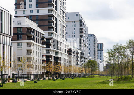 Maisons sur Toulouser Allee, Quartier Central, district de Derendorf, Pandion Le Grand Tour, Düsseldorf, Rhénanie du Nord-Westphalie, Allemagne. Haeuser an der Banque D'Images