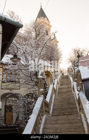 Étapes escaliers escalier en pierre baroque construite en 1718 par le Hongrois Pálos rend (Pauline pères), Sopronbánfalva, Sopron, Hongrie Banque D'Images