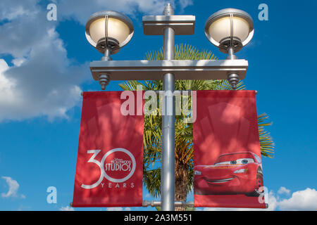 Orlando, Floride. Le 27 septembre 2019. Vue de dessus de 30 ans thème coloré signe à Hollywood Studios Banque D'Images