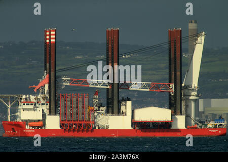 Aventure MPI dans Belfast Lough. 08 Oct 2019. MPI TIV L'aventure est un GT 14 739 installation de l'éolienne bateau qui a été construit en 2010 par Nantong Cosco Shipyard, Chine. Banque D'Images