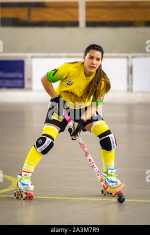 VILANOVA I LA GELTRU, BARCELONA, Espagne - Septembre 28th, 2019. Les femmes match de championnat espagnol OK. 'Cata' Flores roller hockey player en action Banque D'Images