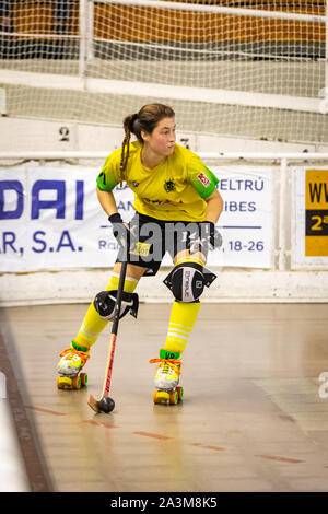 VILANOVA I LA GELTRU, BARCELONA, Espagne - Septembre 28th, 2019. Les femmes match de championnat espagnol OK. Victoria Porta Escoda roller hockey player en action Banque D'Images