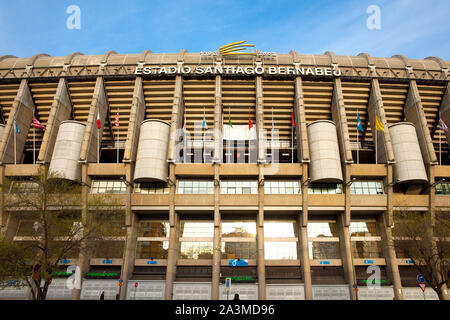 Madrid, Espagne - Façade de Santiago Bernabeu Stadium, domicile de l'équipe de football du Real Madrid. Banque D'Images