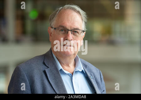 Ulm, Allemagne. 09Th Oct, 2019. Chimiste Stanley Whittingham, est à un congrès de la batterie après avoir été nommé Prix Nobel de chimie en 2019. Cette année, le prix Nobel de chimie va à l'Américain John Goodenough (né à Iéna), Stanley Whittingham (né en Grande-Bretagne) et Akira Yoshino (Japon) pour le développement de batteries lithium-ion. Cela a été annoncé par l'Académie Royale des Sciences de Suède le 09.10.2019 à Stockholm. Dpa : Crédit photo alliance/Alamy Live News Banque D'Images