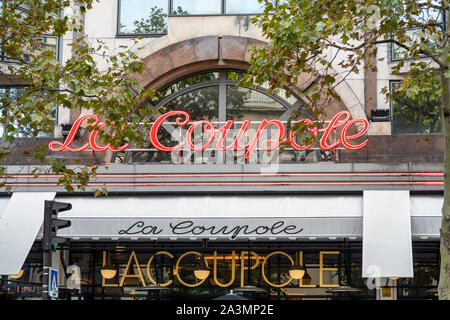 Brasserie La Coupole à Paris, France Banque D'Images