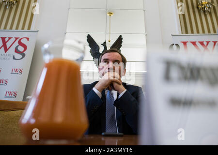 Le ministre de la Justice et Procureur Général de Pologne Zbigniew Ziobro assiste à la "migration et intégration' conférence scientifique.Zbigniew Ziobro, Ministre de la Justice et procureur général a pris part à la conférence scientifique "Migration et intégration". Il veut aborder le débat sur la migration « prouvés scientifiquement et avec un débat ouvert". La ministre de la Justice a déclaré que la migration est associée à la montée de l'extrémisme et les attaques terroristes. Banque D'Images