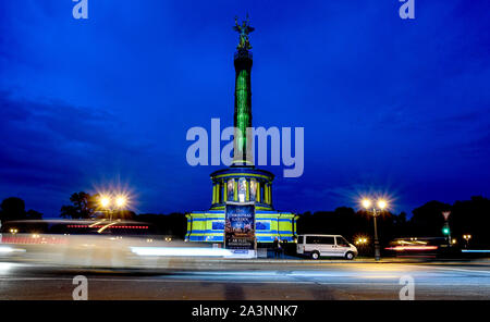 Berlin, Allemagne. 09Th Oct, 2019. La colonne de la victoire est éclairé à l'occasion de la fête des lumières de 'Berlin brille'. Credit : Britta Pedersen/dpa-Zentralbild/dpa/Alamy Live News Banque D'Images