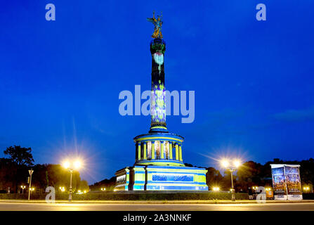 Berlin, Allemagne. 09Th Oct, 2019. La colonne de la victoire est éclairé à l'occasion de la fête des lumières de 'Berlin brille'. Credit : Britta Pedersen/dpa-Zentralbild/dpa/Alamy Live News Banque D'Images