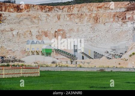 La carrière de marbre des carrières de marbre blanc dans une mine à ciel ouvert Banque D'Images