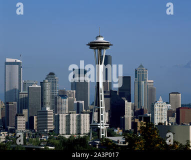 Skyline, dominé par la Space Needle, qui a paru dans le 1962 World's Fair, Seattle ou Century 21 Exposition. Seattle, Washington Banque D'Images