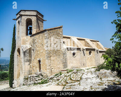 Église médiévale à Oppède le Vieux, France Banque D'Images