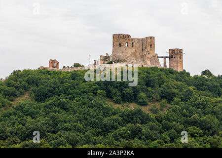 Csesznek château médiéval a été construit en 1263 environ Banque D'Images