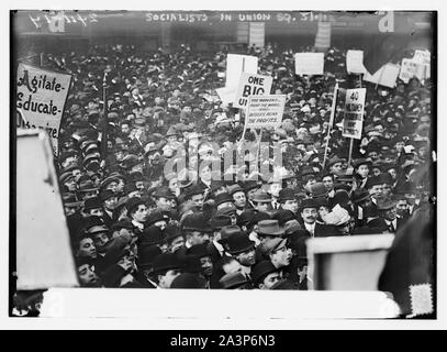 Socialistes dans l'Union Square, N.Y.C. [Grande foule] Photo, 1 mai 1912 - Bain Coll. Banque D'Images