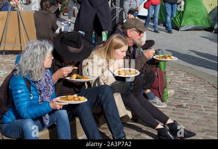 Londres, Royaume-Uni. 9 octobre, 2019. Londres, Royaume-Uni. 09Th Oct, 2019. Les militants de l'extinction La rébellion protester à Londres le 09 octobre 2019 à Londres, en Angleterre. Plan de manifestants de bloquer le quartier du gouvernement de Londres pour une période de deux semaines, dans le cadre de "rébellion" International qui aura lieu dans plus de 60 villes dans le monde, appelant à une action immédiate et décisive des gouvernements face à l'urgence écologique et climatique. Photo par Alan Stanford. Credit : premier Media Images/Alamy Live News Banque D'Images