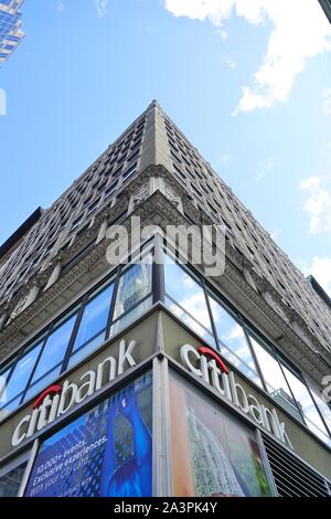 NEW YORK CITY, NY -4 oct 2019- Vue d'une succursale de banque Citibank sur la Cinquième Avenue à New York, USA. Banque D'Images