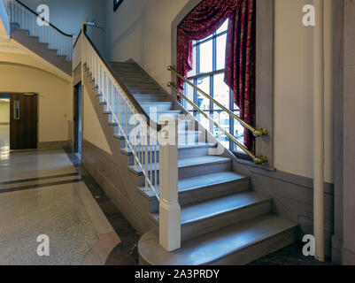 Escalier dans le hall. Sidney L. Christie Federal Building, Huntington, West Virginia Banque D'Images