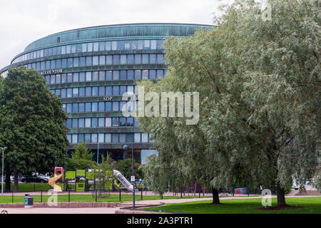 Ympyrätalo « Circle House' est un immeuble de bureaux en forme de cercle situé dans le district de Hakaniemi Helsinki, Finlande. Banque D'Images