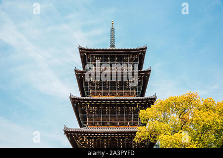 Zentsu-ji au printemps dans Kagawa, Japon Banque D'Images