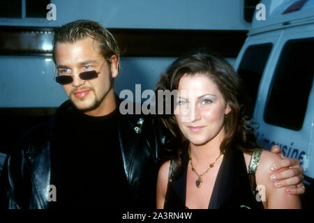 Los Angeles, Californie, USA 30 janvier 1995 Singers Jonas Berggren et Jenny Berggren de Ace of Base assister à la 22e Annual American Music Awards le 30 janvier 1995 au Shrine Auditorium à Los Angeles, Californie, USA. Photo de Barry King/Alamy Stock Photo Banque D'Images