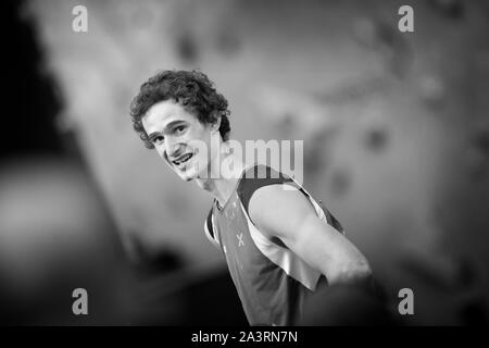 Adam Ondra de la République tchèque remporte le premier rôle pendant la finale hommes combiné à l'IFSC sur Championnats du monde d'escalade à la Edinburgh International Banque D'Images