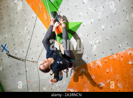 Luce Douady de France participe à l'escalade finale sur la femme à l'IFSC Climbing World Championships au Edinburgh International Climbing Banque D'Images