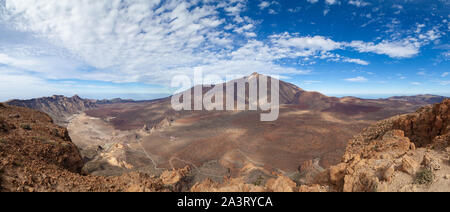 Le cratère du Mont Teide vu de la montagne de films (titres, le Parc National du Teide, l'île de Ténérife, Espagne. Banque D'Images