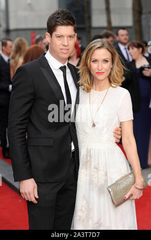 La photo doit être crédité ©Jeff Spicer/Alpha Press 079676 12/04/2015 Katherine Kelly et Mari Ryan Clark Olivier Awards 2015 avec MasterCard Royal Opera House Londres Banque D'Images