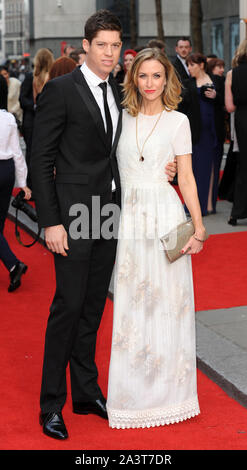 La photo doit être crédité ©Jeff Spicer/Alpha Press 079676 12/04/2015 Katherine Kelly et Mari Ryan Clark Olivier Awards 2015 avec MasterCard Royal Opera House Londres Banque D'Images