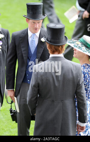 La photo doit être crédité ©Jeff Spicer/Alpha Press 079804 16/06/2015 Damian Lewis et Helen McCrory avec Prince Harry à Royal Ascot Berkshire en 2015 Banque D'Images