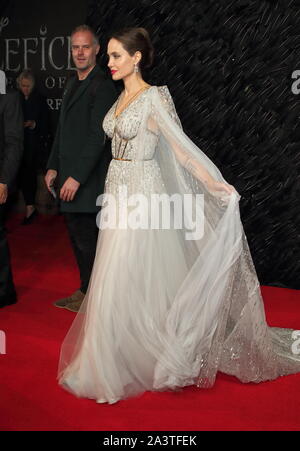 Angelina Jolie assiste à la maîtresse du mal maléfique : European Film Premiere à l'odéon Waterloo IMAX à Londres. Banque D'Images