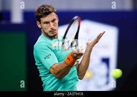 Joueur de tennis professionnel espagnol Pablo Carreno Busta est en concurrence contre joueur de tennis autrichien Dominic Thiem au cours du deuxième tour de 2019, Rolex Masters de Shanghai à Shanghai, Chine, le 9 octobre 2019. Banque D'Images